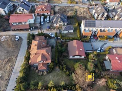 PRZESTRONNY DOM Z POTENCJAŁEM 260M2 W PYCHOWICACH