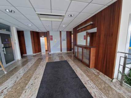 Mokotów metro 300 m2 w biurowcu do wynajęcia.
