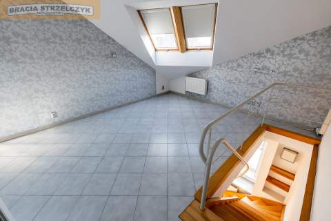Dwupoziomowe mieszkanie 121,25 m2, Bemowo.