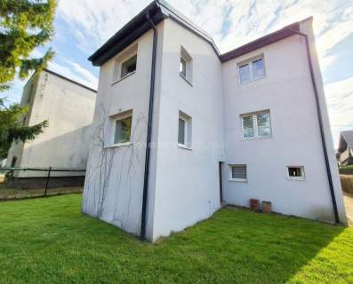 3 pokoje na Julianowie - 2025r.-ogrodzony teren