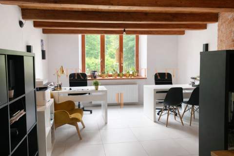 Wysoki 4,6 m loft w zabytkowej kamienicy