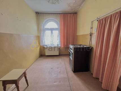 Centrum Wschowy. Lokal z garażami i ogrodem