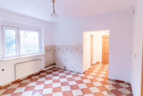 Przestronny dom z dużą działką-Strzebiń