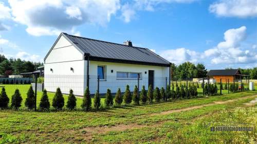 Nowy domek letniskowy nad jeziorem Dołgie.