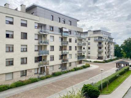 Belveder Park z zamykanym garażem baklon 9m2