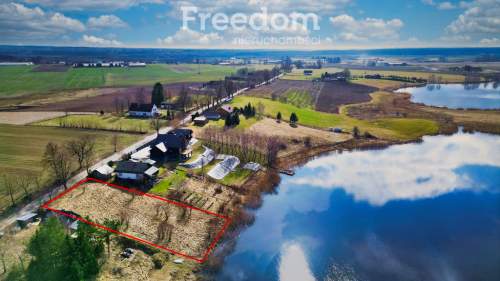 Działka pod zabudowę z linią brzegową jeziora