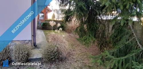 Mały bliźniak, z garażem, nad zalewem.