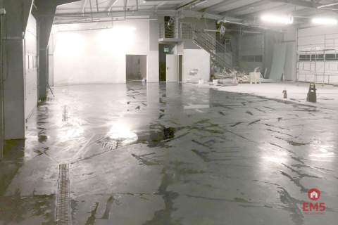 Hala z zapleczem biurowo-socjalnym, 570 m2