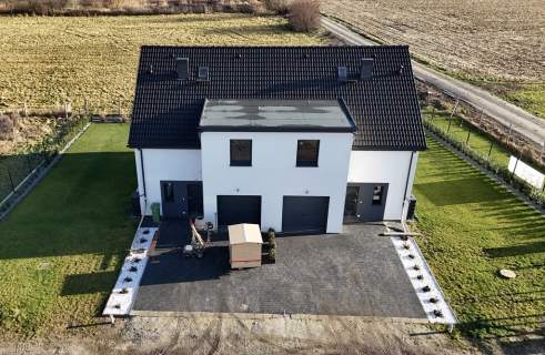 Bliźniak, 4 pokoje, salon.
