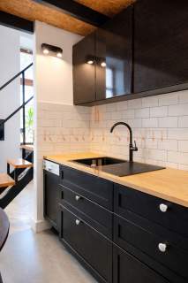 Wysoki 4,6 m loft w zabytkowej kamienicy