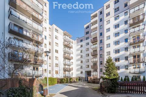 Słoneczna kawalerka z balkonem   Bielany