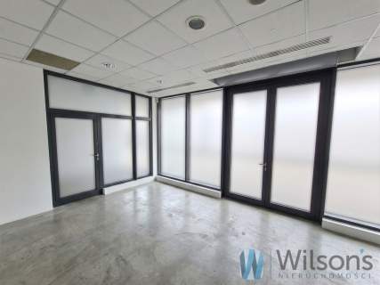 Naroży lokal z witrynami w biurowcu A 198 m2