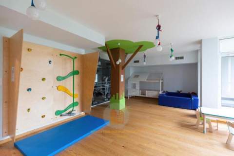 Świeży apartament , 3-pokoje garaż, klimatyzacja