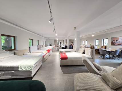Nowoczesny salon o powierzchni ok 316 m2