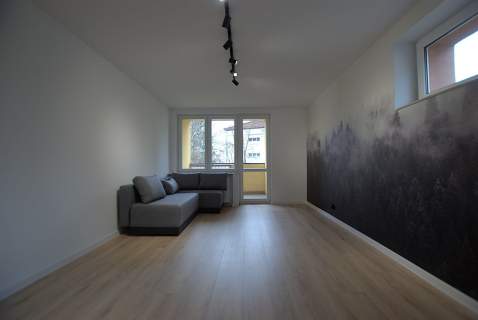 2 pokoje, widna kuchnia, duży balkon, I piętro