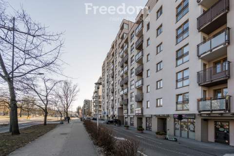 Słoneczna kawalerka z balkonem   Bielany