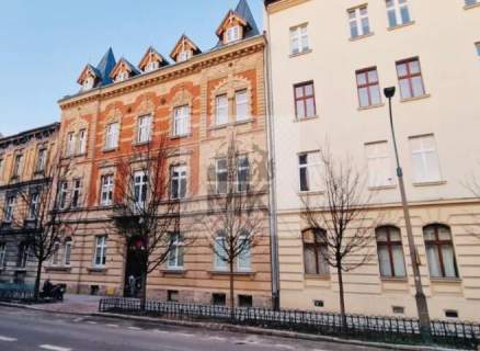 Stare Miasto, 2 pokoje w kamienicy po generalnym remoncie