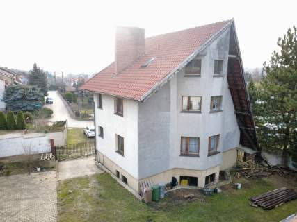 Dom z warsztatem z 2000 roku