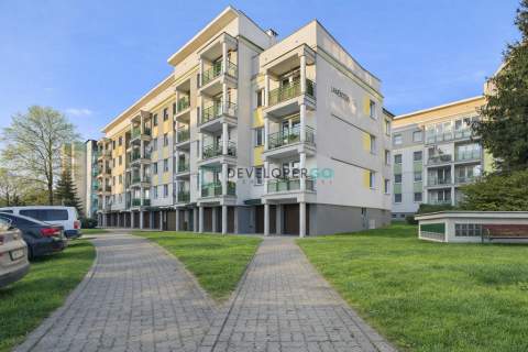 2 pokoje wysoki parter cegła 2001 