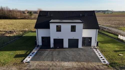 Bliźniak, 4 pokoje, salon.