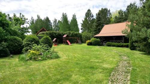 Domek letniskowy z tarasem i ogrodem - Murawki