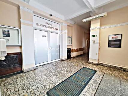 UNIKATOWA NIERUCHOMOŚĆ BIUROWO-ADMINISTRACYJNA-JASŁO -1400 m2