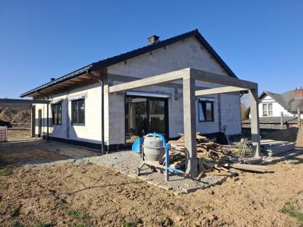Nowy, parterowy dom z dużą działką - Kozy koło Bi