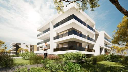 Gotowy nowy apartament z dużym zielonym tarasem.