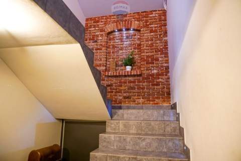 Dom 275m2 z usługowym parterem, Żyrardów