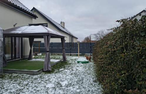 Dom bliźniak z ogrodem w Nowosiedlicach
