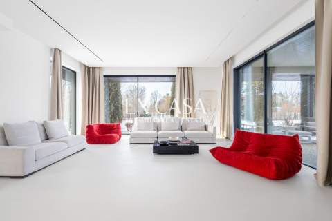 Parterowy dom 383 m2 Działka 3006 m2