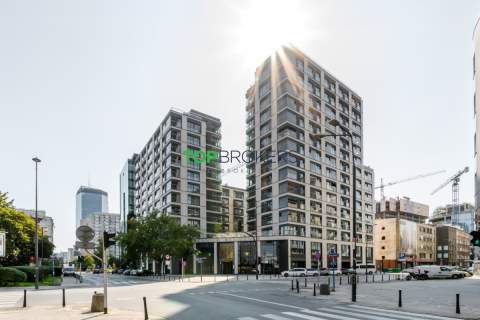 Komfortowe trzy pokoje w ścisłym centrum, klima