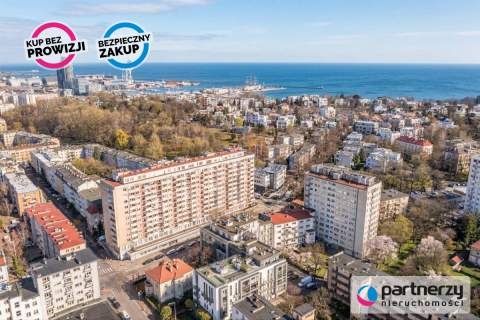 Luksusowy penthouse z prywatną windą i tarasem
