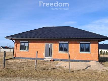 Parterowy dom w budowie z cegły Biele k. Sompolna