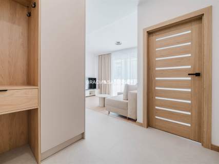 2 POK OK 35,4 M2 BLISKO CENTRUM Z DUŻYM BALKONEM
