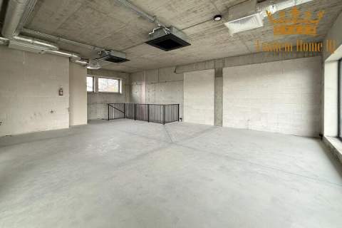 Na wynajem lokal 140m2, trasa Wilanów, pod dom, ogród i garaż