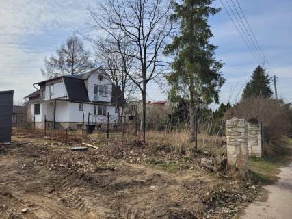 Dom wolnostojący w Ciągowicach do remontu z dużą działką