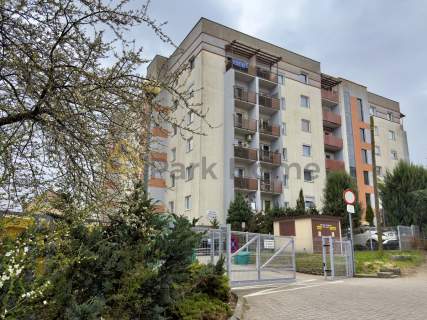 3 pokoje osobna kuchnia parking z bramą
