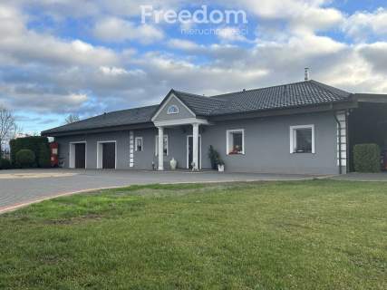 Dom z unikatowym wnętrzem i dużą przestrzenią