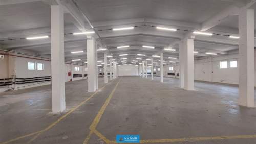 Magazyn 700 m2 ogrzewany z rampą przy A1