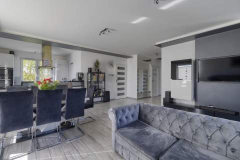 Nowoczesny dom w Radziejowicach   3000m2 działki.