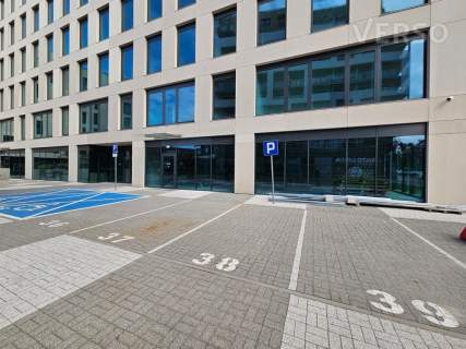 Narożny lokal z parkingiem Krakowska