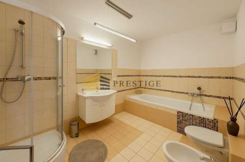 Niezwykle przestronny apartament na Powiślu 