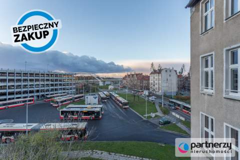 Działający, 11-pokojowy hostel w centrum miasta 
