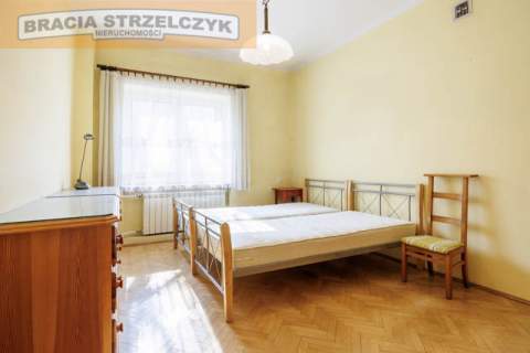 Aleja Wyzwolenia. 3 pokoje. 1 piętro. winda