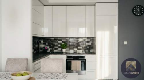 3 POKOJE W IDEALNYM STANIE BALKON GARAŻ