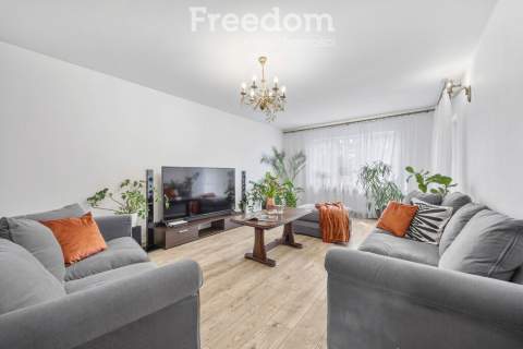 Dom 260 m w centrum Książenic