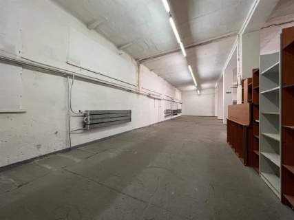 Hala magazynowa o powierzchni 324 m2.