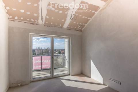 4 pokojowy, dwupoziomowy apartament, 84 m2