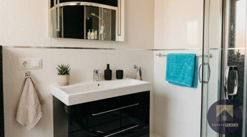3 POKOJE W IDEALNYM STANIE BALKON GARAŻ